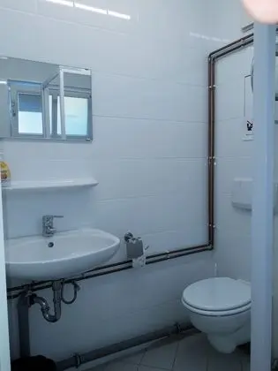 Tek Büyük Yataklı Oda, Ortak Banyo
