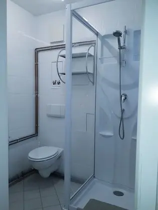 Tek Büyük Yataklı Oda, Ortak Banyo