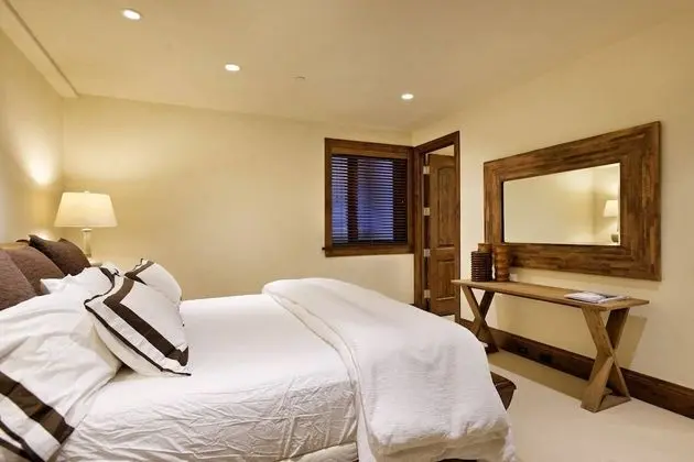 Ev (Fox Crossing Luxury Home)