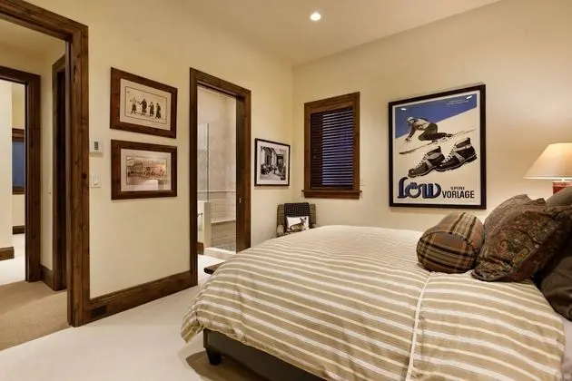 Ev (Fox Crossing Luxury Home)