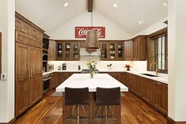 Ev (Fox Crossing Luxury Home)