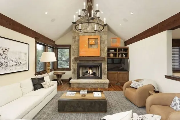 Ev (Fox Crossing Luxury Home)
