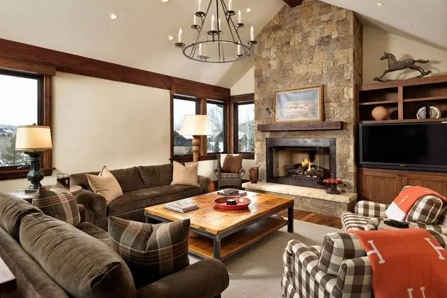 Ev (Fox Crossing Luxury Home)
