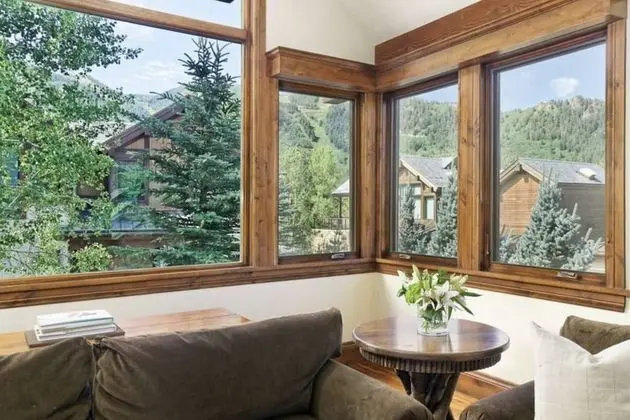 Ev (Fox Crossing Luxury Home)