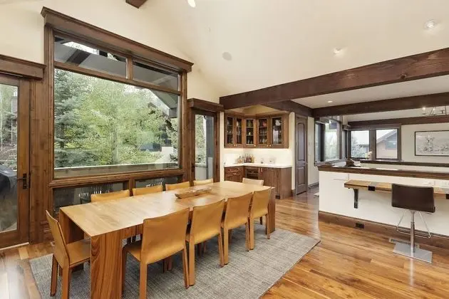 Ev (Fox Crossing Luxury Home)