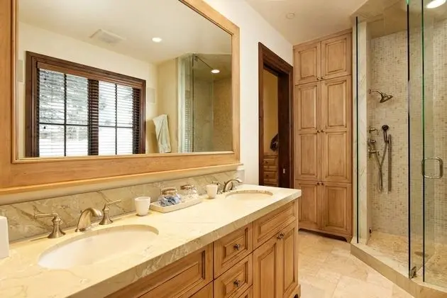 Ev (Fox Crossing Luxury Home)