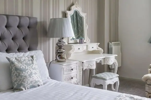 Classic Tek Büyük Yataklı Oda