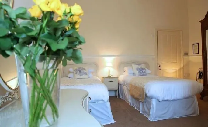 Classic Tek Büyük Yataklı Oda