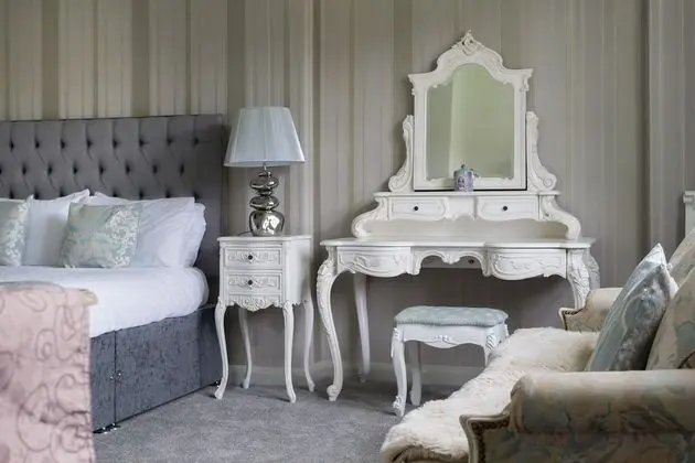 Classic Tek Büyük Yataklı Oda