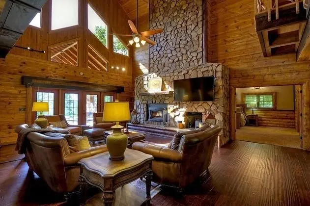 Ev (Fox Run Lodge - Pet friendly)