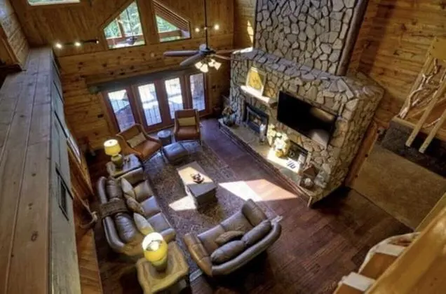 Ev (Fox Run Lodge - Pet friendly)