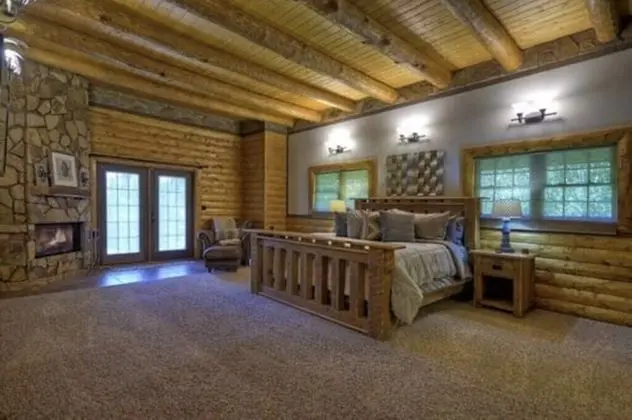Ev (Fox Run Lodge - Pet friendly)