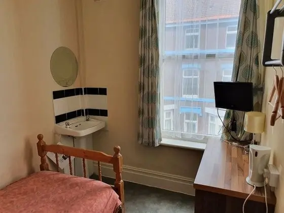 Tek Kişilik Oda, Ortak Banyo