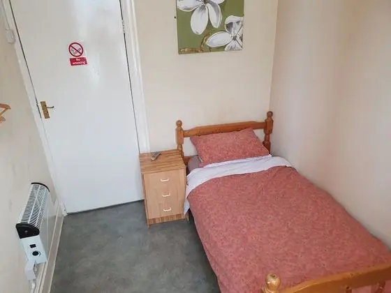 Tek Kişilik Oda, Ortak Banyo