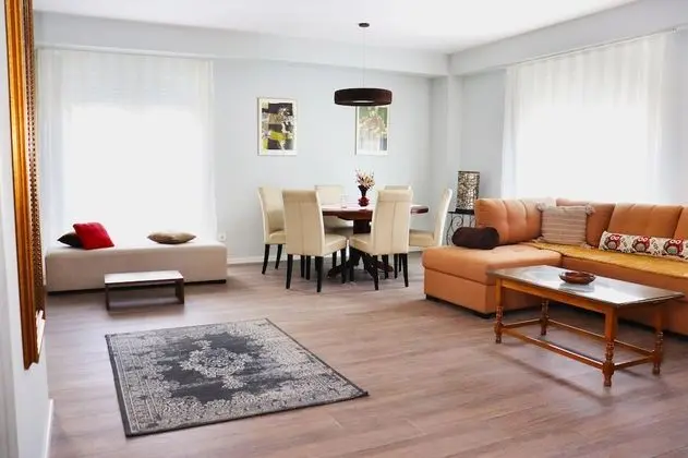 Luxury Apart Daire, Şehir Manzaralı