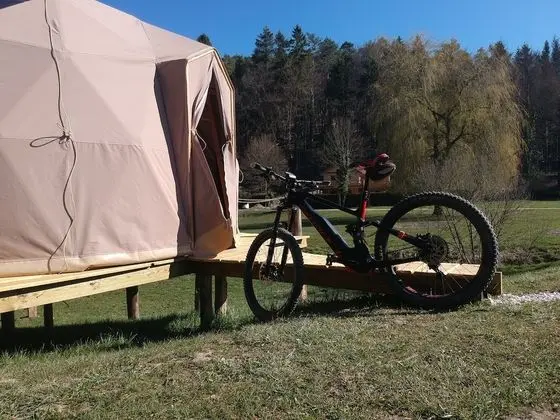 Panoramic Kulübe (Bulle)