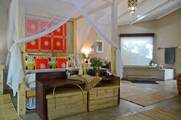 Crocodile Luxury Apartment