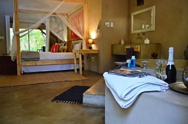 Crocodile Luxury Apartment