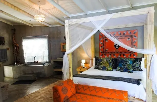 Crocodile Luxury Apartment