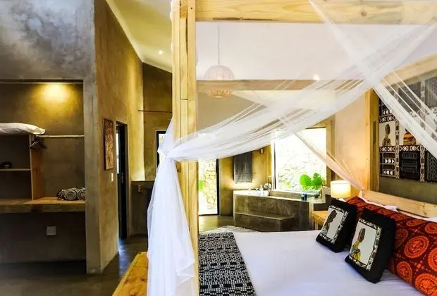 Crocodile Luxury Apartment