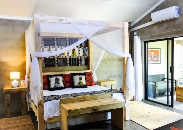 Crocodile Luxury Apartment