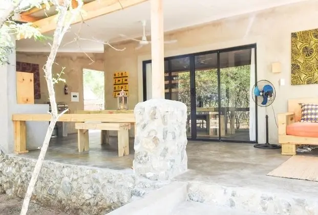 Crocodile Luxury Apartment