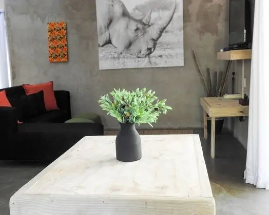 Crocodile Luxury Apartment