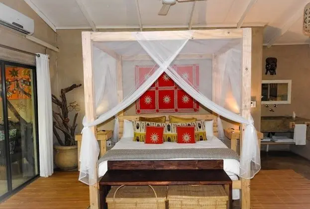 Crocodile Luxury Apartment