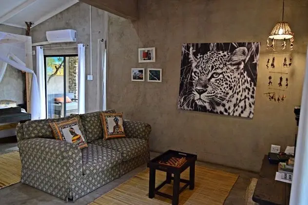 Crocodile Luxury Apartment