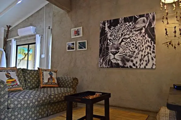 Crocodile Luxury Apartment
