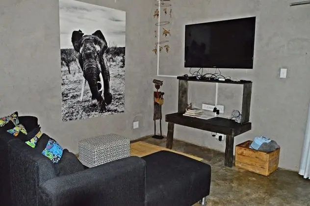 Crocodile Luxury Apartment