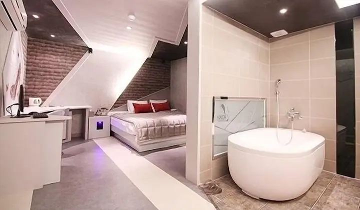 Deluxe Tek Büyük Yataklı Oda