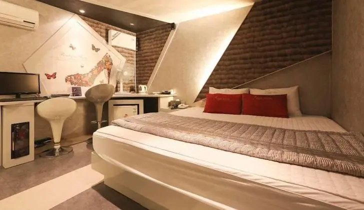 Deluxe Tek Büyük Yataklı Oda