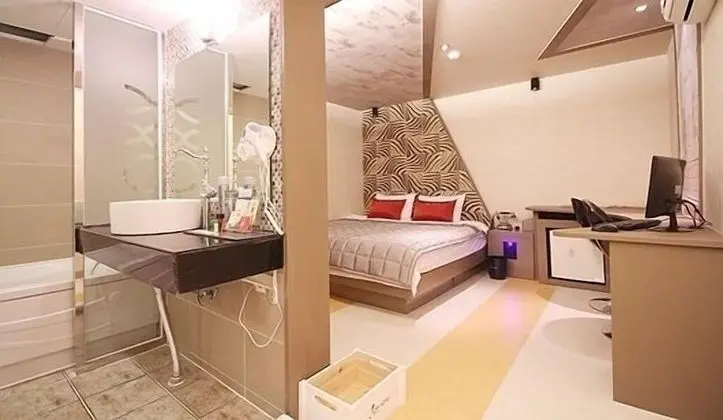 Deluxe Tek Büyük Yataklı Oda