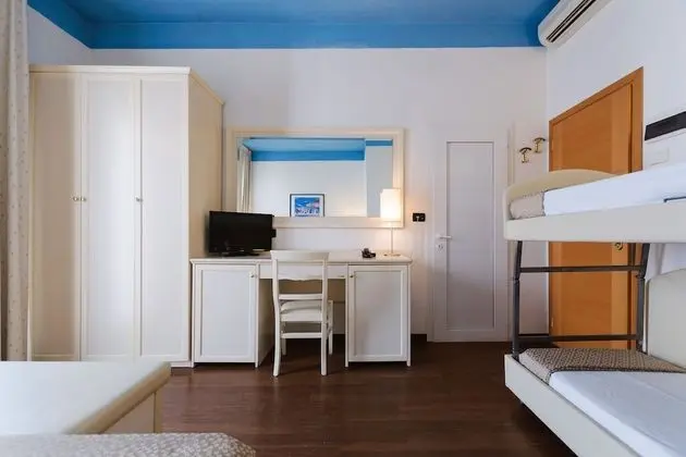Comfort Dört Kişilik Oda
