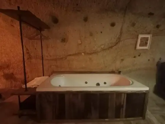 Suit Oda, Şehir Manzaralı, Jakuzili