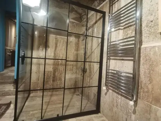 Suit Oda, Şehir Manzaralı, Jakuzili