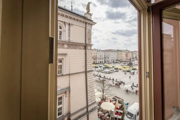 Superior Apart Daire, 1 Büyük (Queen) Boy Yatak ve Çekyat, Küçük Mutfak (Sw. Jana 2 Street)