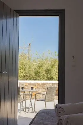 Comfort Tek Büyük Yataklı Oda, Teras, Bahçe Manzaralı