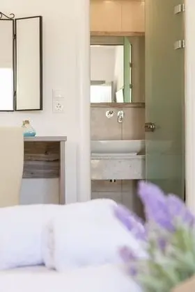 Comfort Tek Büyük Yataklı Oda, Teras, Bahçe Manzaralı