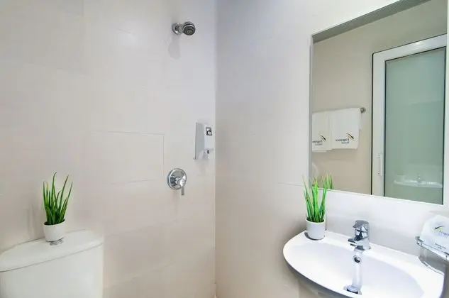 Standard Tek Büyük Yataklı Oda (No Window)