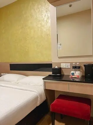 Standard Tek Büyük veya İki Ayrı Yataklı Oda, Penceresiz