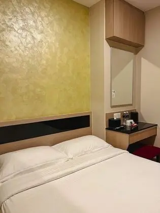 Standard Tek Büyük veya İki Ayrı Yataklı Oda, Penceresiz