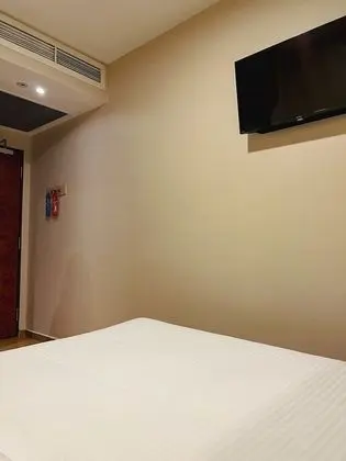 Standard Tek Büyük veya İki Ayrı Yataklı Oda, Penceresiz