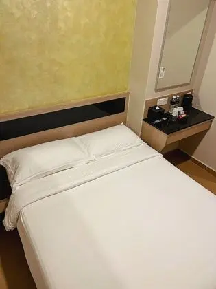 Standard Tek Büyük veya İki Ayrı Yataklı Oda, Penceresiz