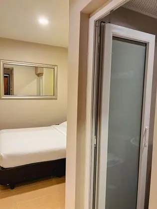 Standard Tek Büyük veya İki Ayrı Yataklı Oda, Penceresiz