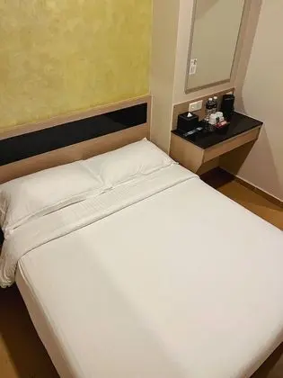 Standard Tek Büyük veya İki Ayrı Yataklı Oda, Penceresiz