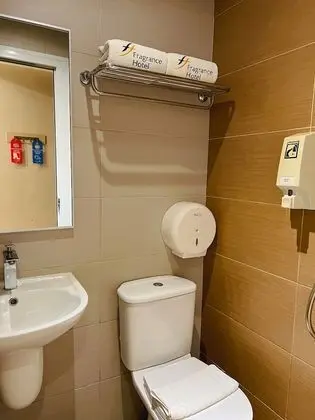 Standard Tek Büyük veya İki Ayrı Yataklı Oda, Penceresiz