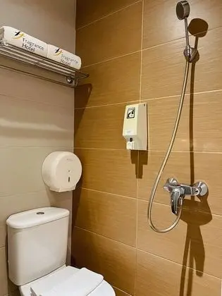 Standard Tek Büyük veya İki Ayrı Yataklı Oda, Penceresiz