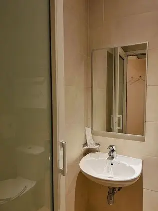 Standard Tek Büyük Yataklı Oda, Penceresiz